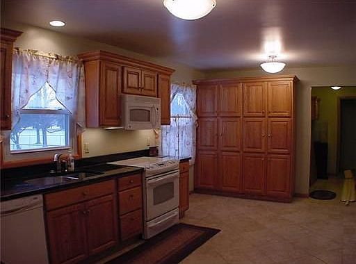 2nd image of 5721 Blue Grass Ln