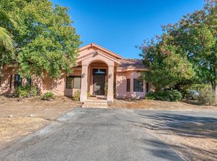 9460 N Purdue Ave, Clovis, CA 93619