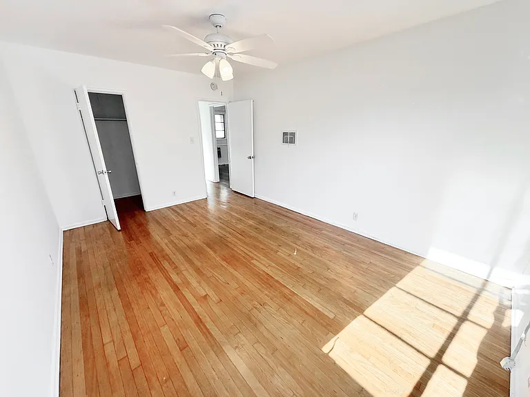 235 E California Blvd — Photo 41