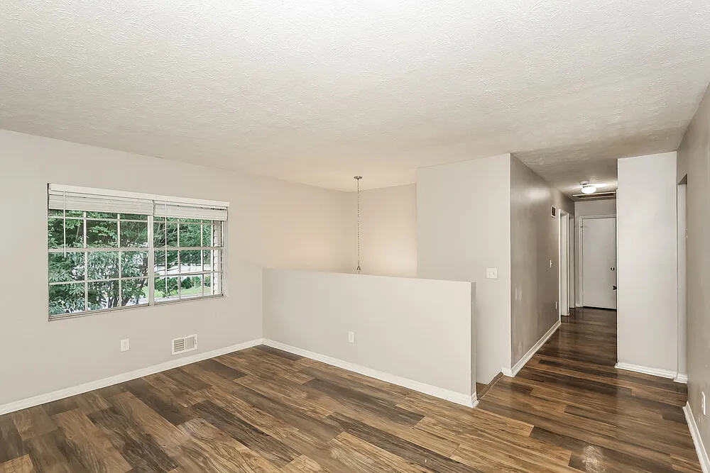 3 bed, 2.0 bath, 1980 sqft, $1,780 — Photo 4