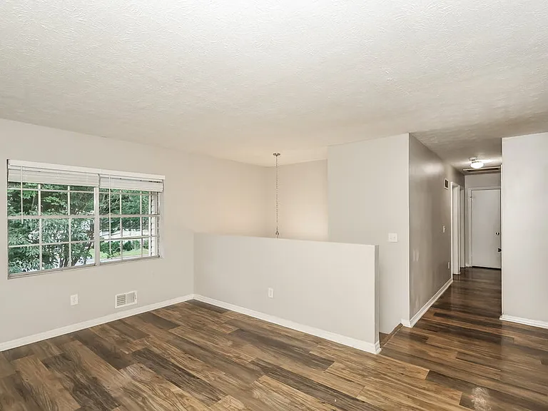 4522 Doral Dr SW — Photo 4