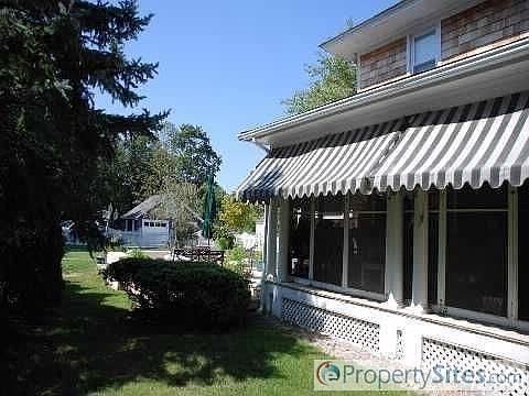 4th image of 805 Roanoke Ave
