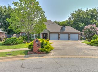 708 E Reno Pl, Broken Arrow, OK 74012