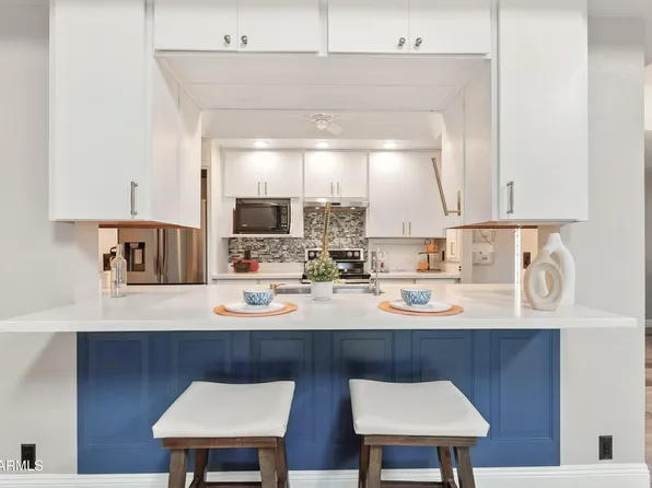 8555 E TURNEY Avenue, Scottsdale, AZ 85251