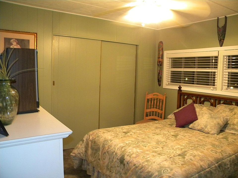 1st image of 370 Canal Ct