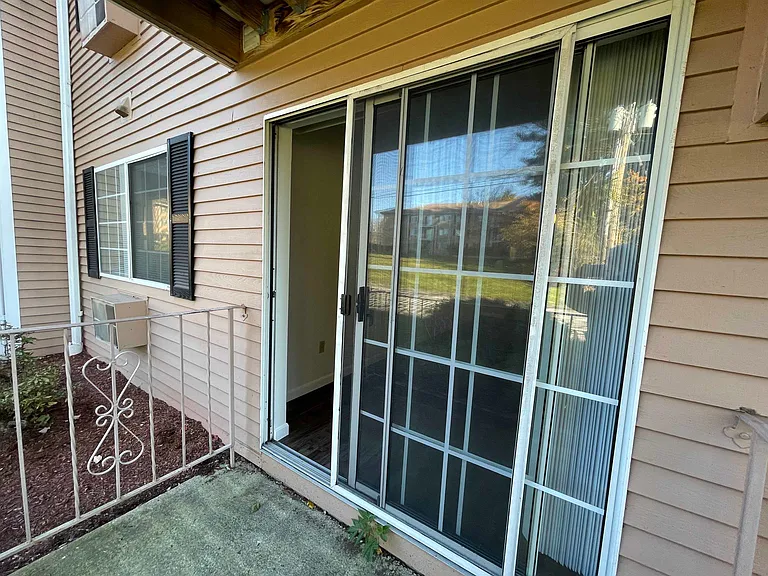 383 Huse Rd #9 — Photo 38