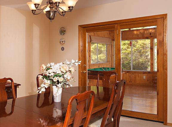 5th image of 15 Scott Ln