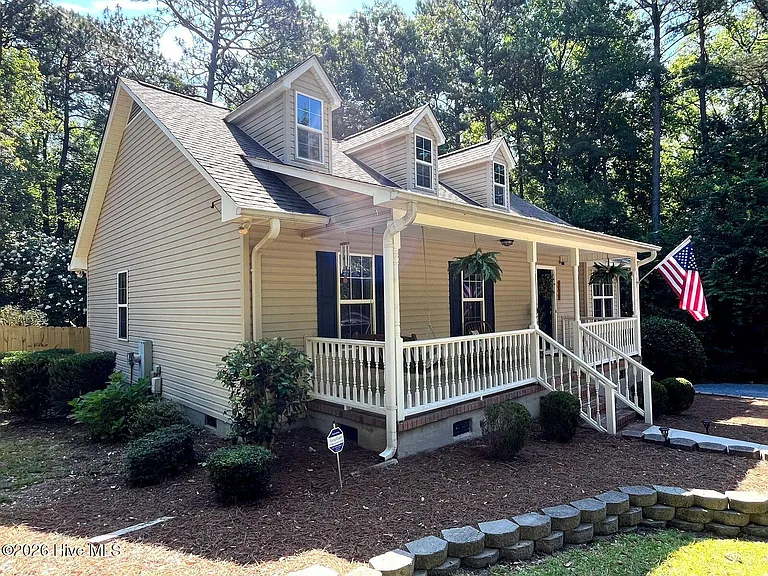 2400 Longleaf Dr W — Photo 2