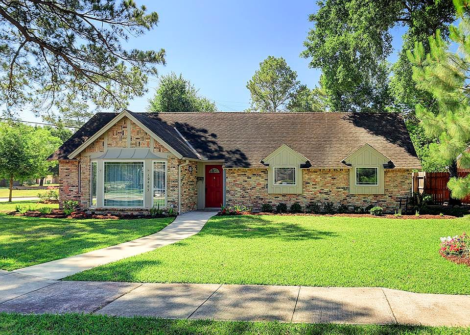 1st image of 10403 Shadow Wood Dr