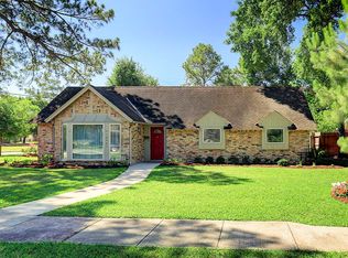 10403 Shadow Wood Dr, Houston, TX 77043