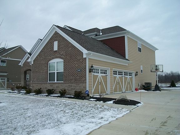 Side Load 3-Car Garage