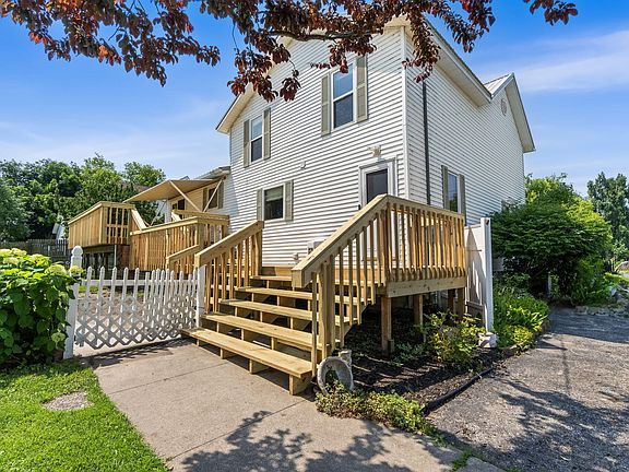 3rd image of 260 Duncan Ave