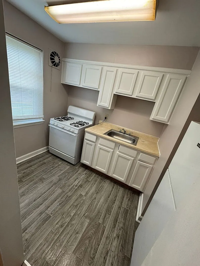 5803 Oakview Ave — Photo 1
