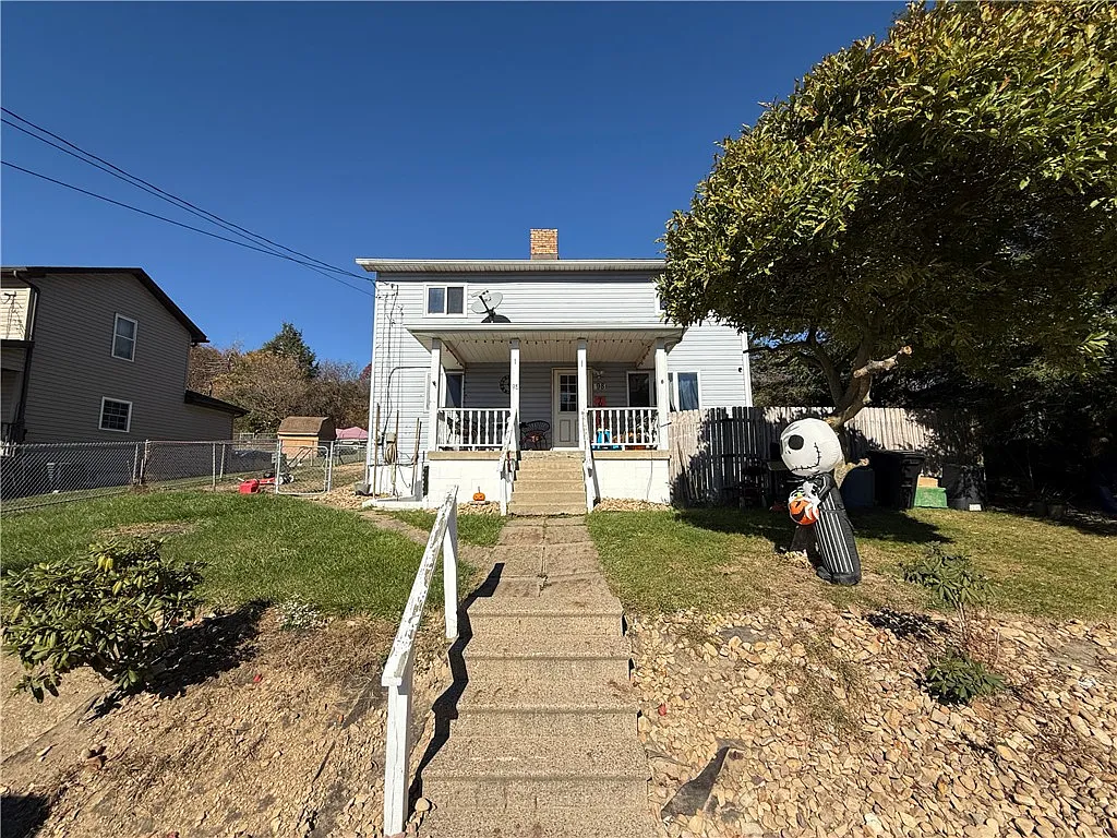 98 Liberty St photo 1