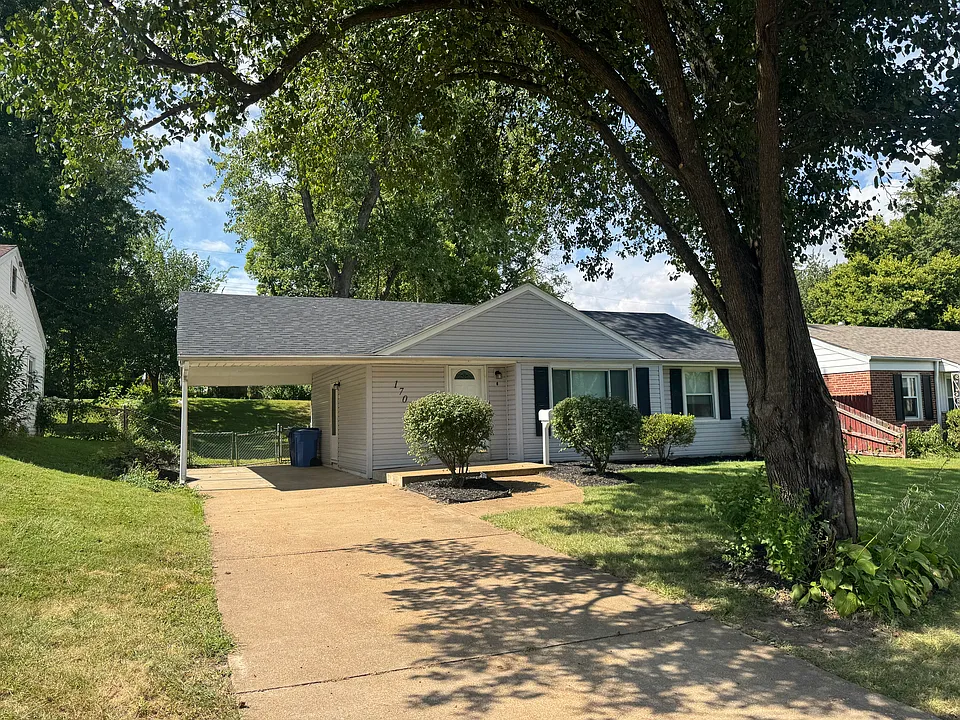 1705 Clover Ln