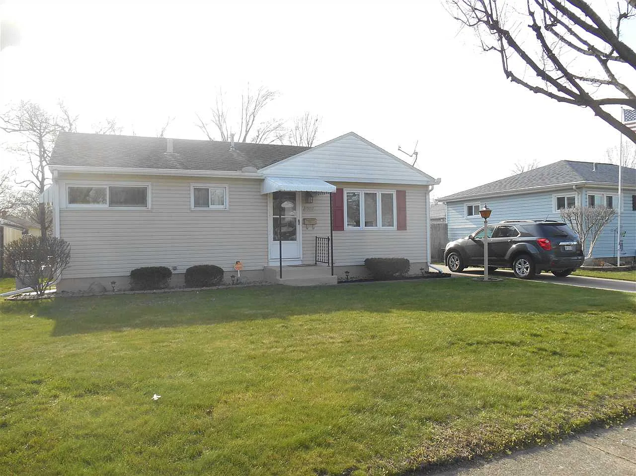 1007 Sussex Dr photo 1