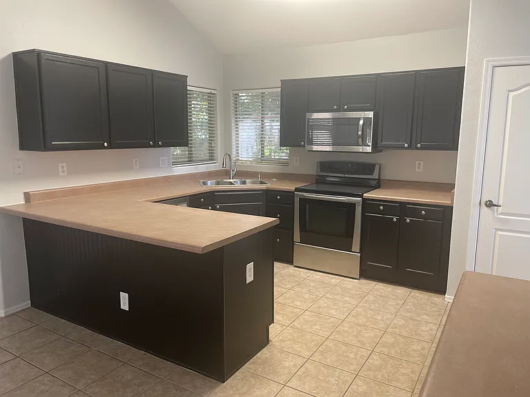 3275 E Ford Ave — Photo 14