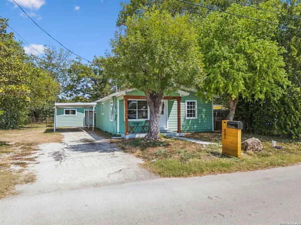 647 Dolle Ave, Seguin, TX 78155