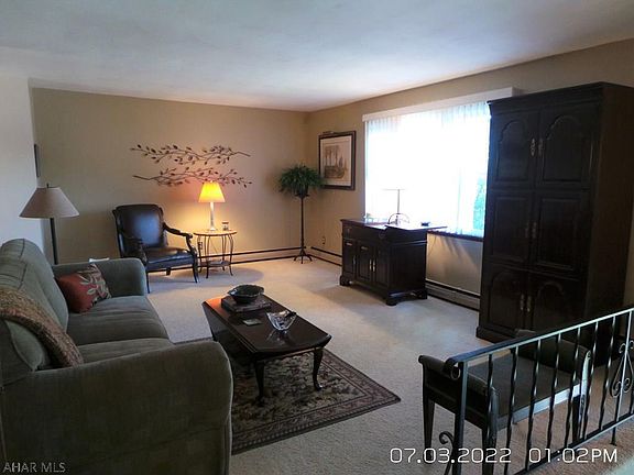 5th image of 70 Circle Dr