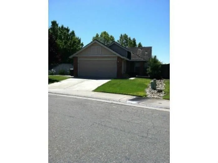 9272 Colonsay Way photo 1