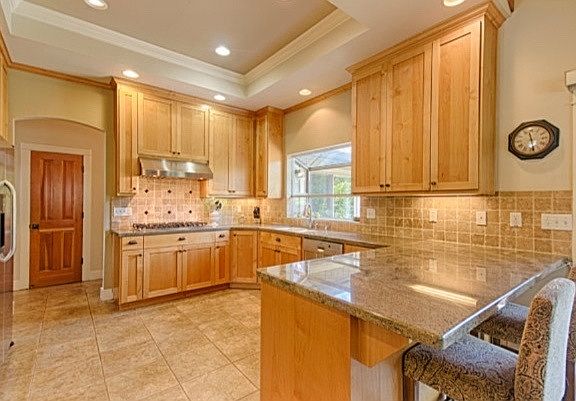 3rd image of 515 Saint Andrews Dr