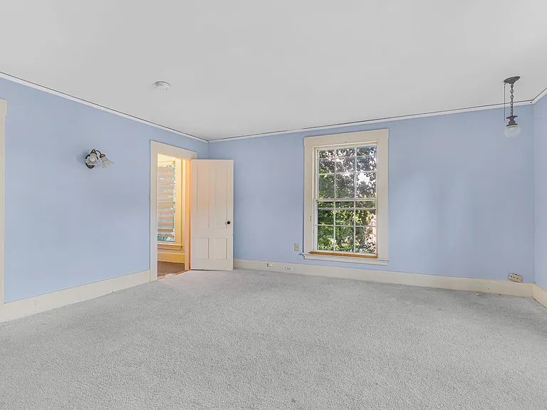 344 Lowell St — Photo 13