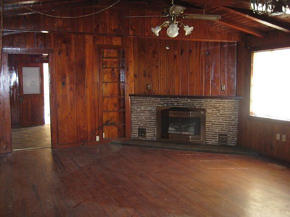 Living Room w/Fireplace