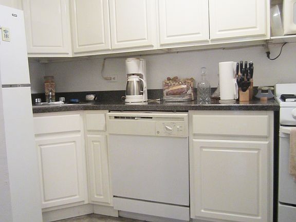 3rd image of 325 E 64th St APT 108