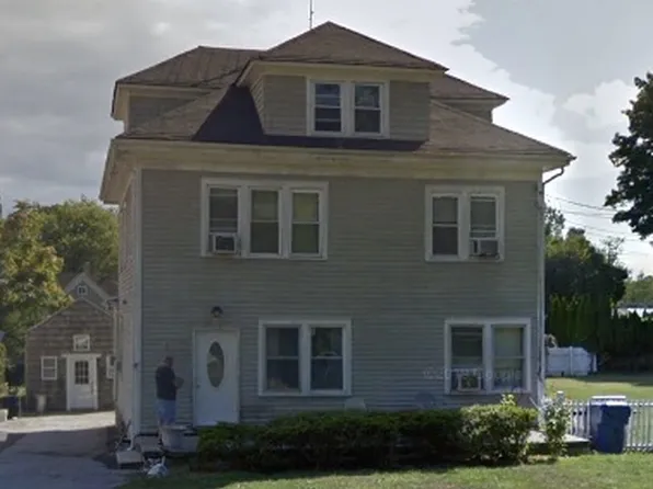 5 Hiawatha Ln APT 2, Westport, CT 06880