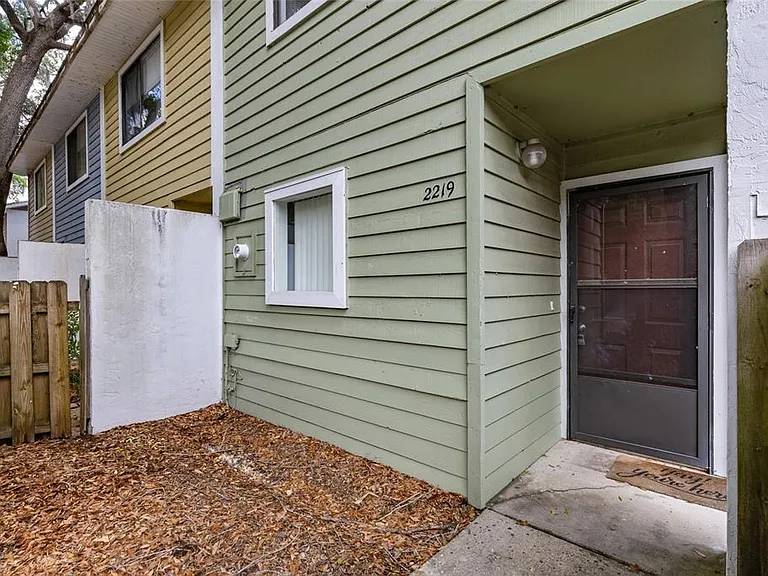 2219 SW 39th Way — Photo 1