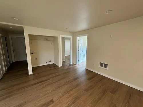 1608 1/2 W Chestnut Ave Photo 1