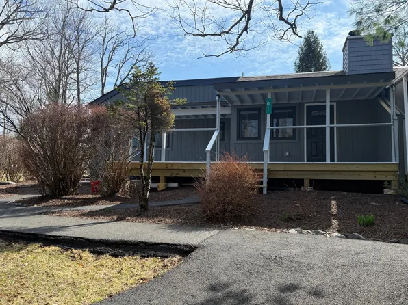 104 Condor Dr #1, Tamiment, PA 18371