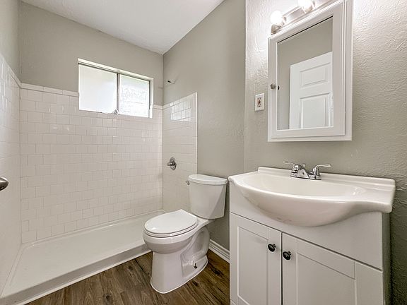 4th image of 7514 Mockingbird Ln