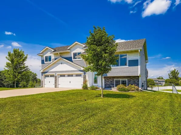 905 Burton Cir, Montrose, MN 55363