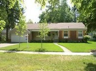 2261 W Maple Rd, Birmingham, MI 48009
