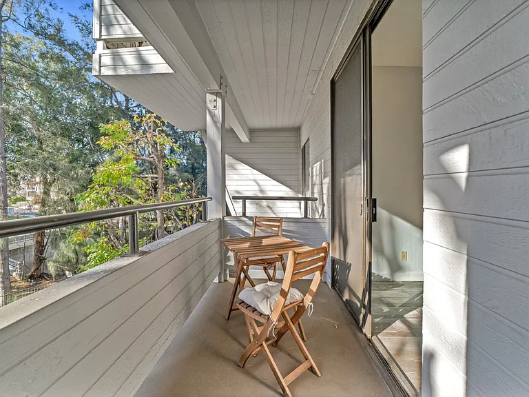 13331 Moorpark St #206 — Photo 17