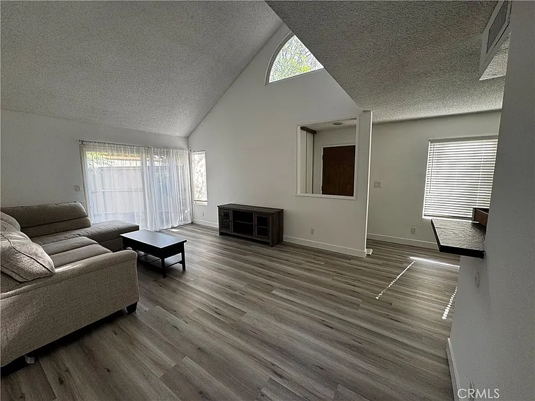 22330 Victory Blvd #803 — Photo 2