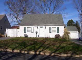 45 Green Ln, Aston, PA 19014