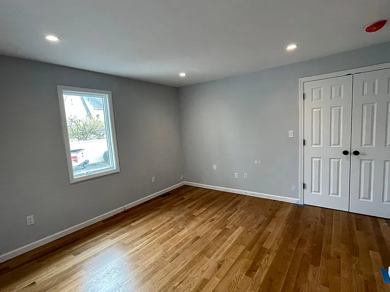 E Lincoln Ave — Photo 8