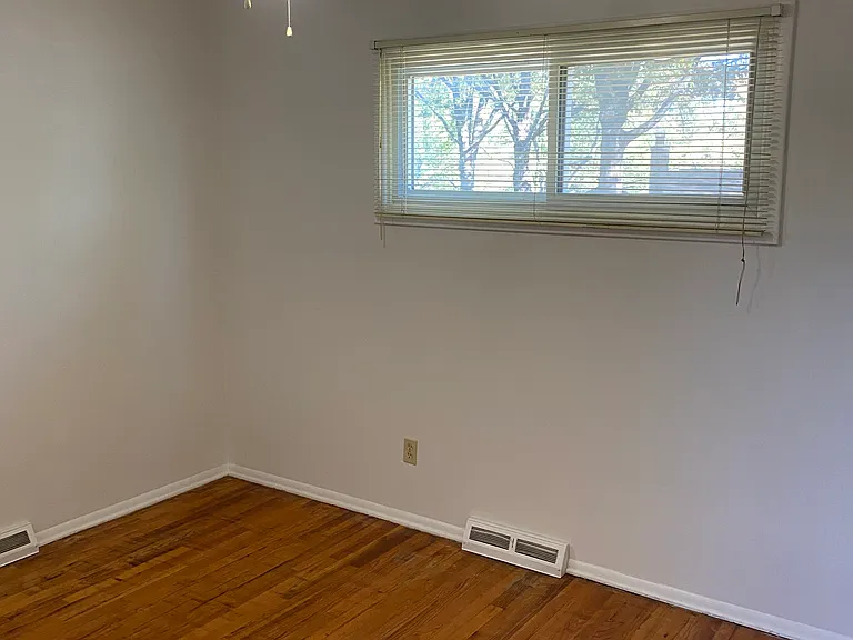 13126 Sycamore Ave — Photo 18