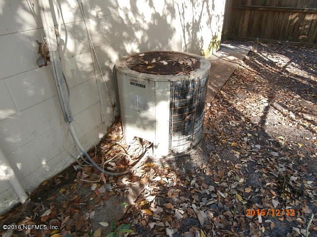 2nd image of 9938 Bobby Rd