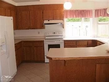 5th image of 20402 1st Ave E
