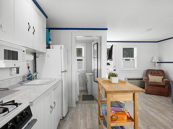 5th image of 194 Captain Chase Road UNIT 3
