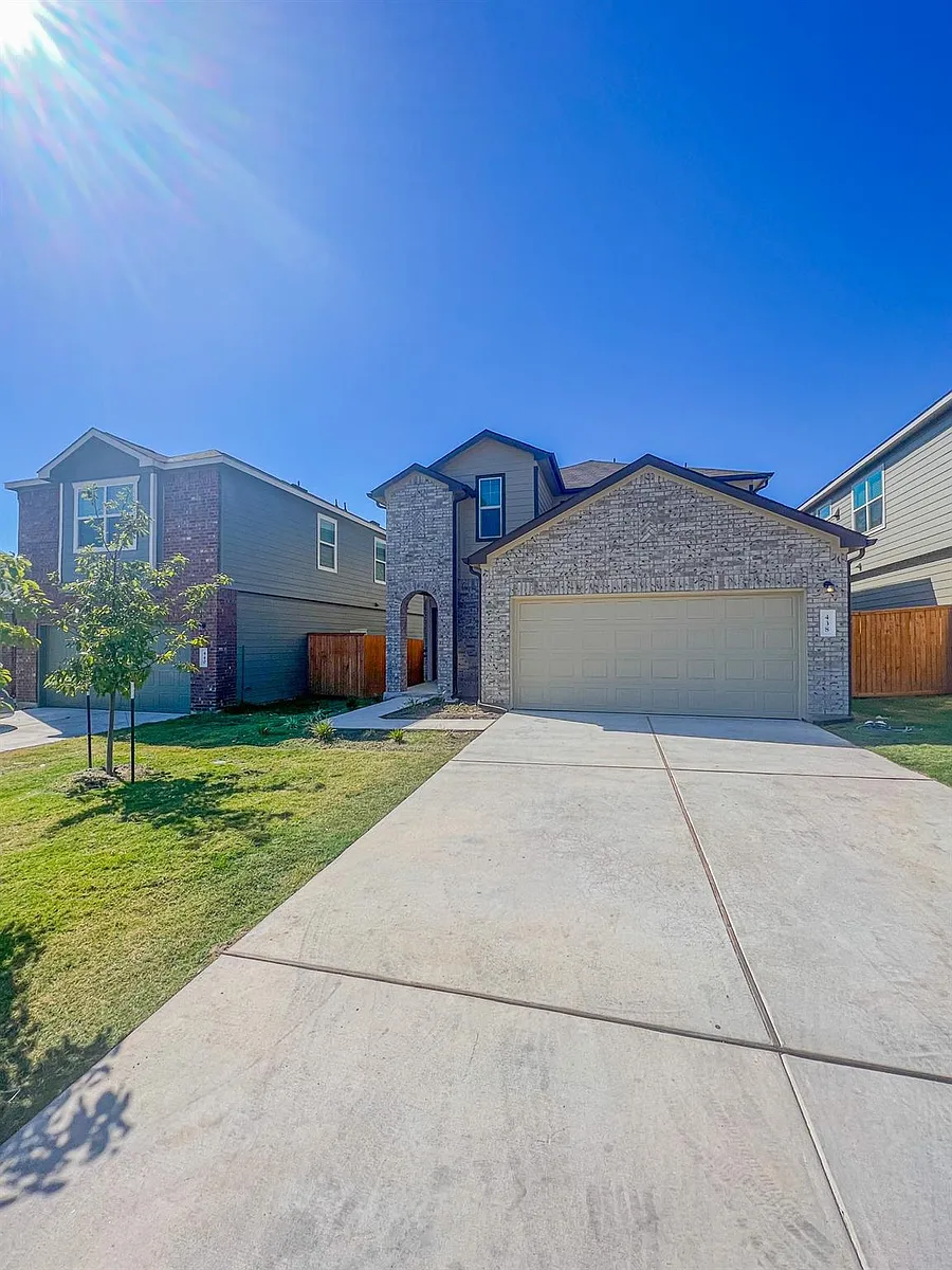 Building Photo - 438 Perfect World Loop