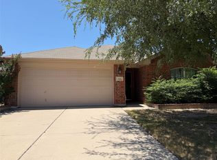 224 Spring Hollow Dr, Saginaw, TX 76131