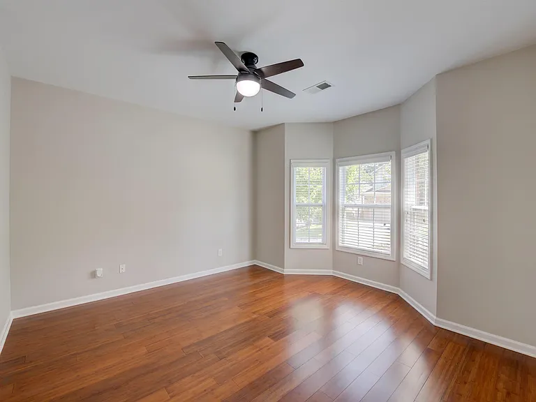 129 Herrick Ct — Photo 7