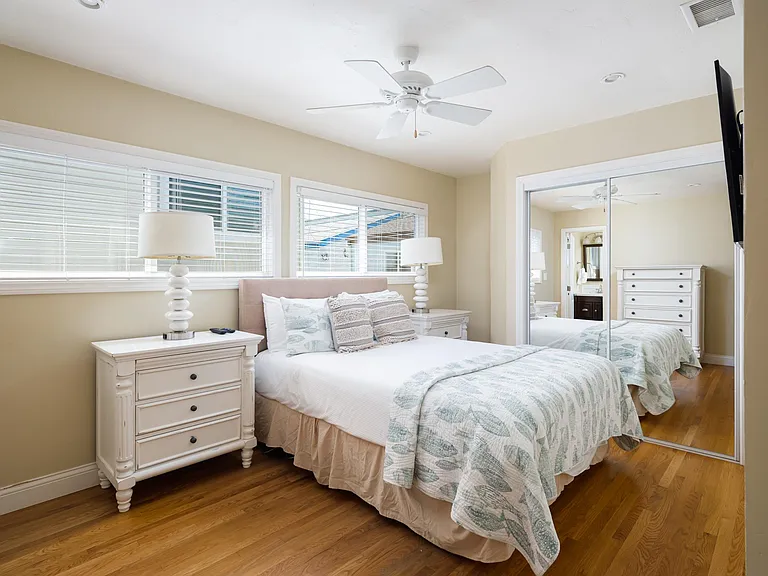 833 Isthmus Ct — Photo 12