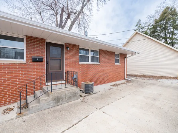 615 S 11th St Unit C, Pekin, IL 61554