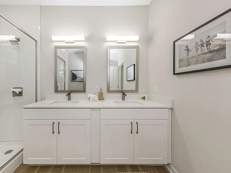 Everest Largo Apartments — Photo 64