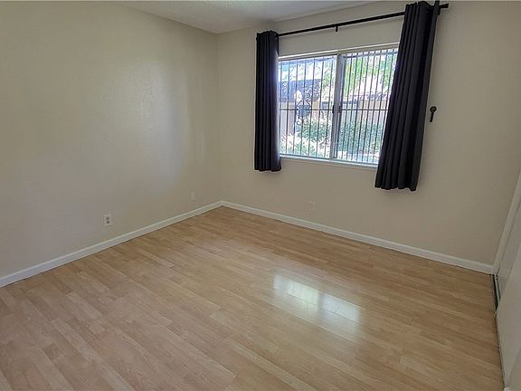 5th image of 6168 Meadowgrass Ln